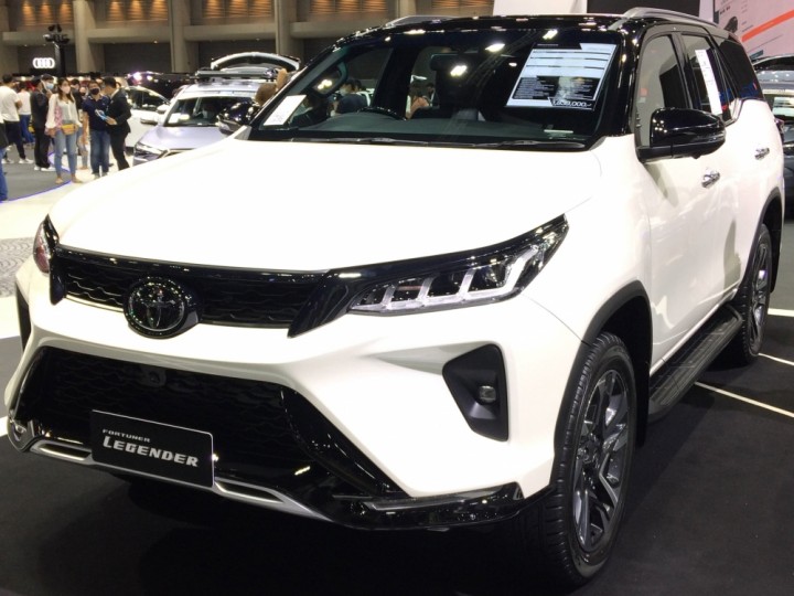 Toyota Fortuner Legender - 03